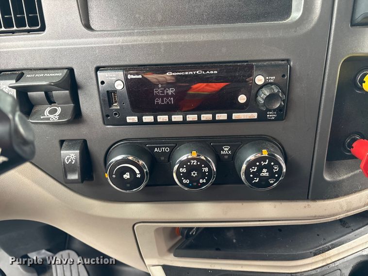 image for item YA2243 2023 Peterbilt 579 semi truck