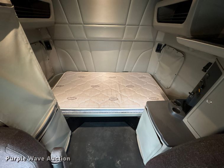 image for item YA2243 2023 Peterbilt 579 semi truck