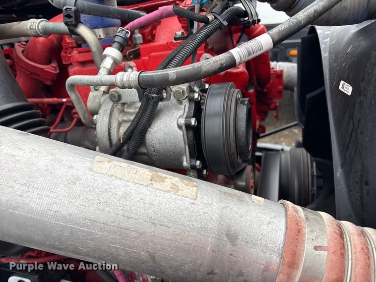 image for item YA2243 2023 Peterbilt 579 semi truck