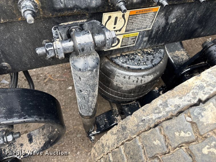 image for item YA2243 2023 Peterbilt 579 semi truck