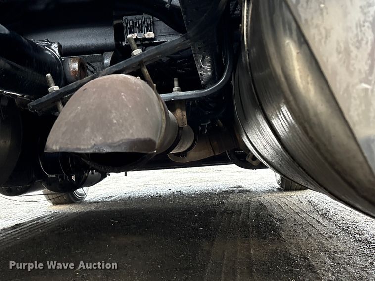 image for item YA2243 2023 Peterbilt 579 semi truck