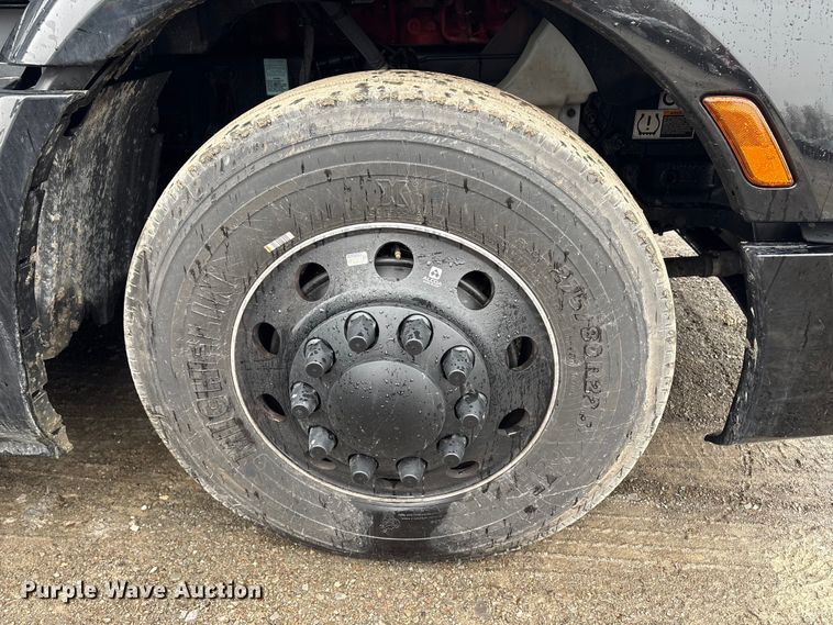 image for item YA2243 2023 Peterbilt 579 semi truck