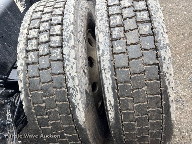 image for item YA2243 2023 Peterbilt 579 semi truck