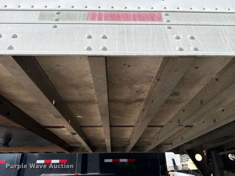 image for item YA2478 2004 Utility VS2RA refrigerated van trailer