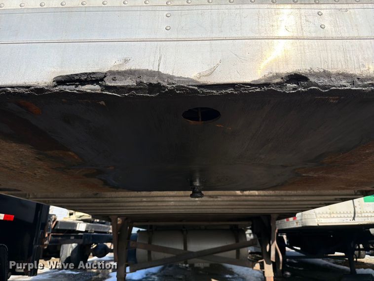 image for item YA2478 2004 Utility VS2RA refrigerated van trailer