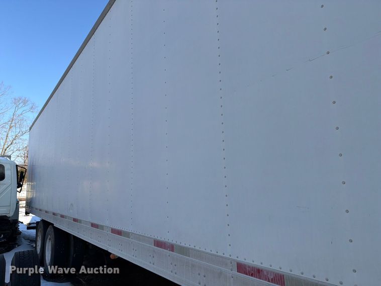 image for item YA2478 2004 Utility VS2RA refrigerated van trailer