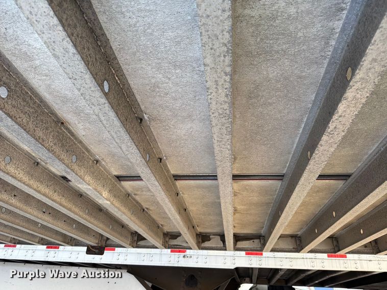 image for item YA2478 2004 Utility VS2RA refrigerated van trailer