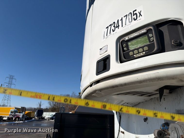 image for item YA2478 2004 Utility VS2RA refrigerated van trailer