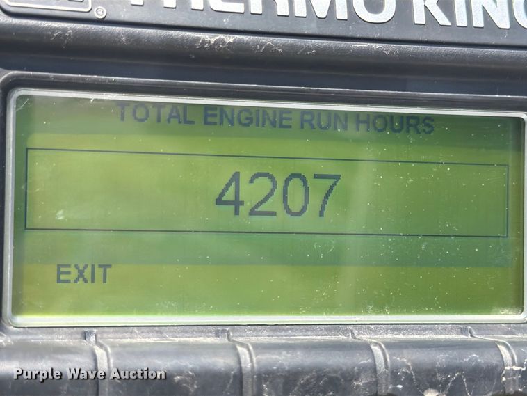 image for item YA2478 2004 Utility VS2RA refrigerated van trailer