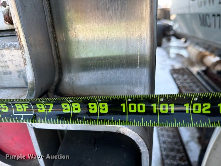 image for item YA2478 2004 Utility VS2RA refrigerated van trailer