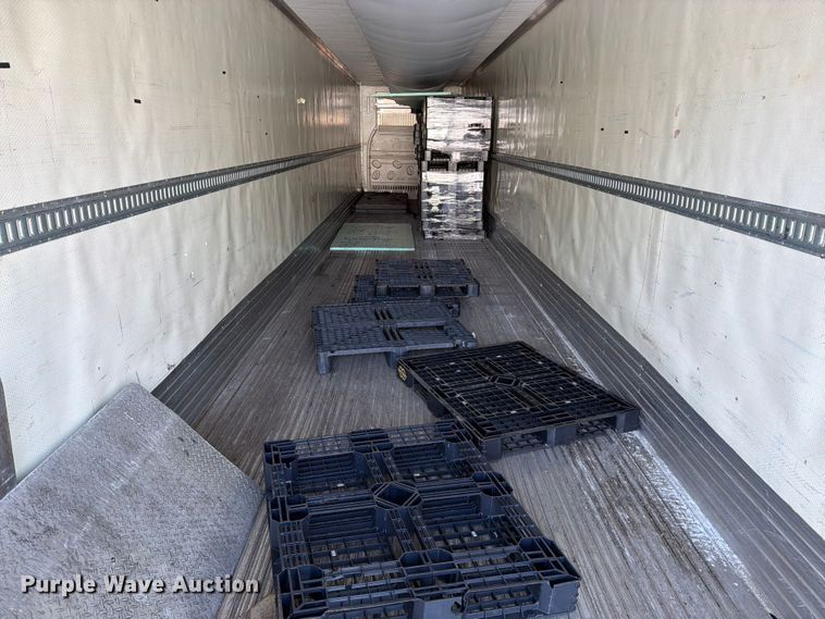 image for item YA2478 2004 Utility VS2RA refrigerated van trailer