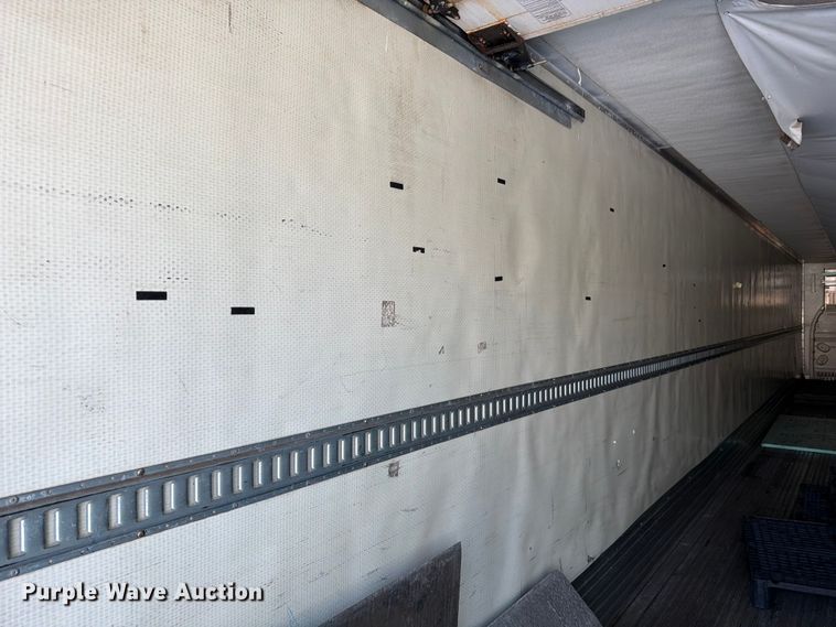 image for item YA2478 2004 Utility VS2RA refrigerated van trailer