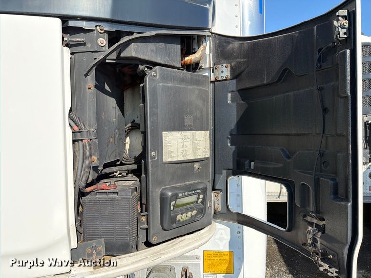 image for item YA2478 2004 Utility VS2RA refrigerated van trailer