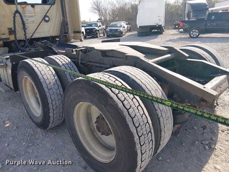 image for item YA2492 2014 Mack CXU613 semi truck