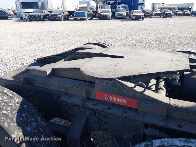 image for item YA2492 2014 Mack CXU613 semi truck