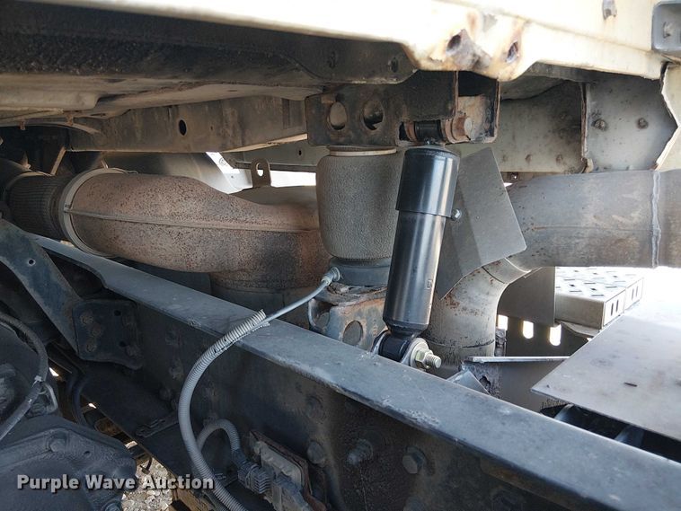 image for item YA2492 2014 Mack CXU613 semi truck