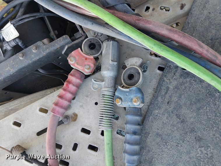 image for item YA2492 2014 Mack CXU613 semi truck