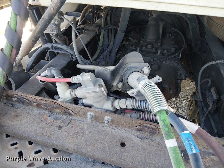 image for item YA2492 2014 Mack CXU613 semi truck