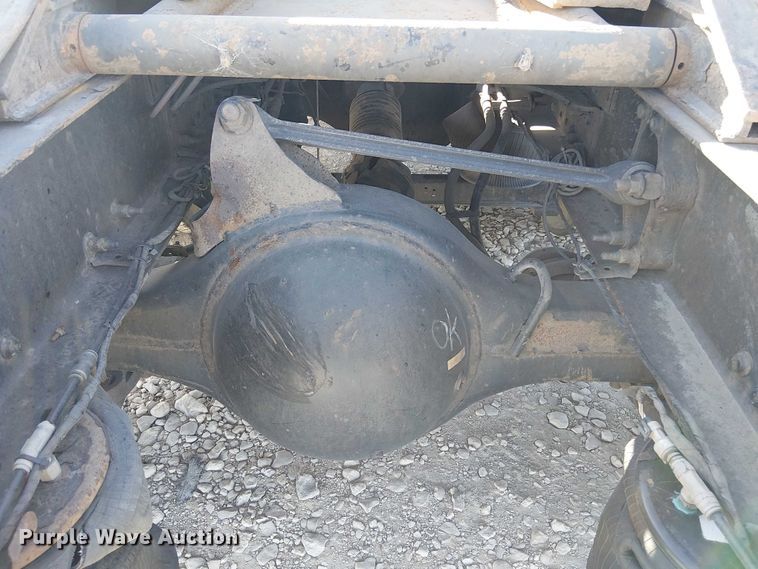 image for item YA2492 2014 Mack CXU613 semi truck