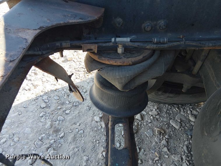 image for item YA2492 2014 Mack CXU613 semi truck