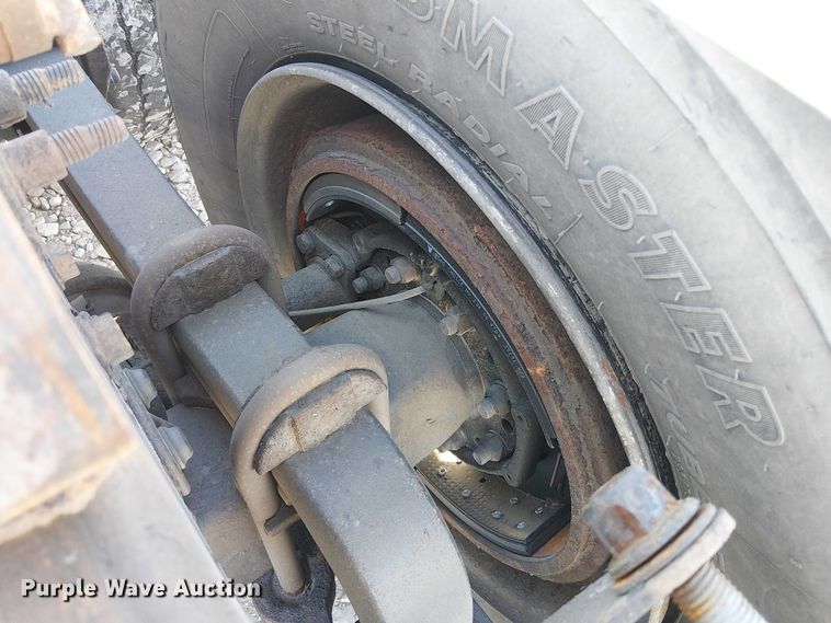 image for item YA2492 2014 Mack CXU613 semi truck