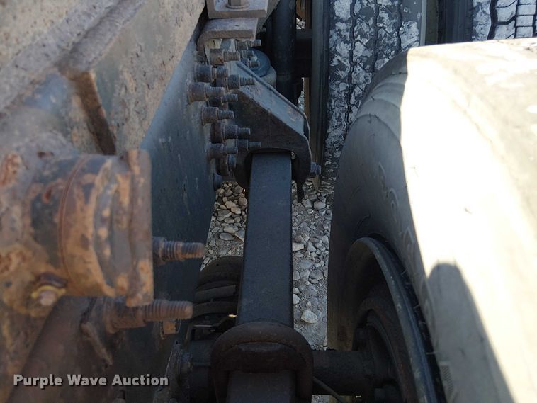 image for item YA2492 2014 Mack CXU613 semi truck