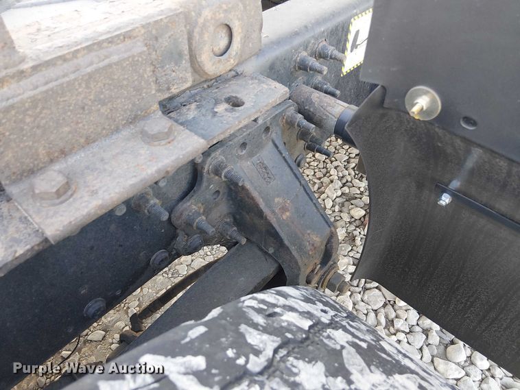 image for item YA2492 2014 Mack CXU613 semi truck