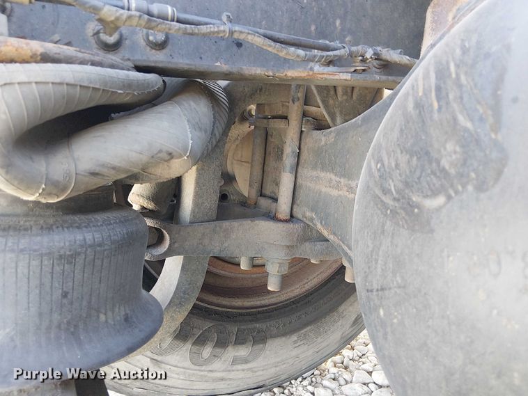 image for item YA2492 2014 Mack CXU613 semi truck