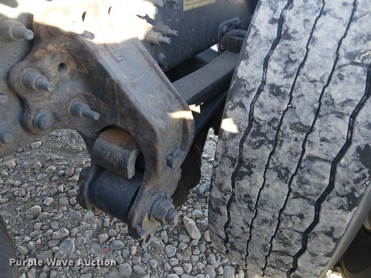 image for item YA2492 2014 Mack CXU613 semi truck