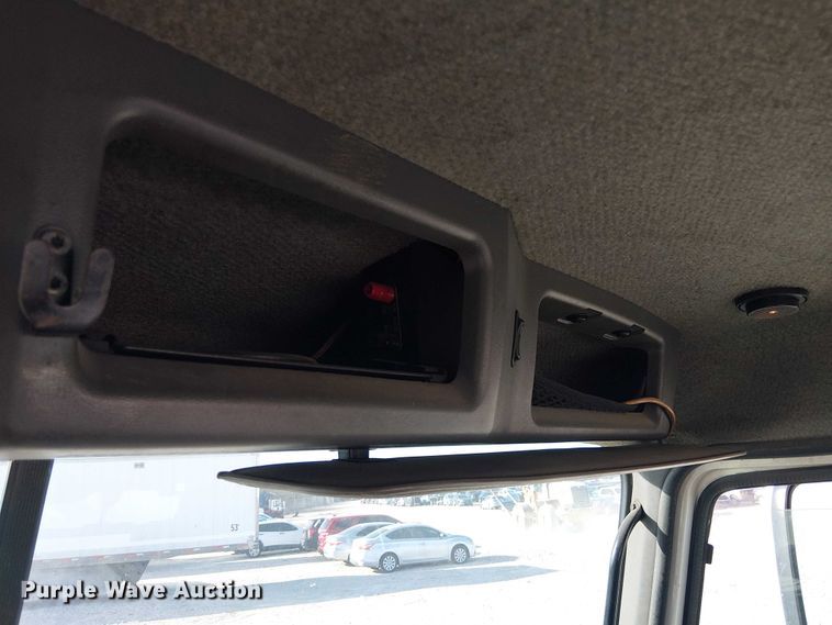 image for item YA2492 2014 Mack CXU613 semi truck