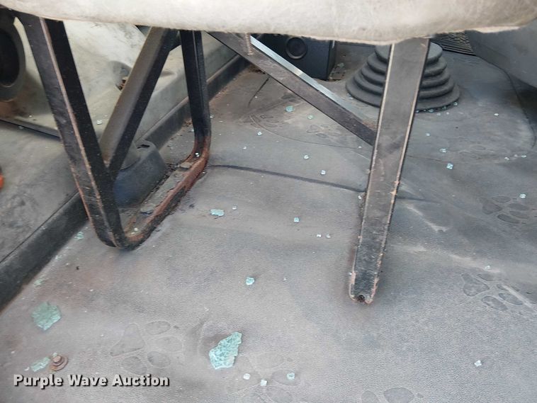 image for item YA2492 2014 Mack CXU613 semi truck