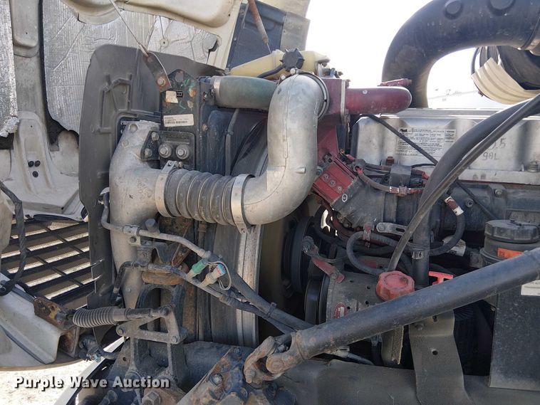 image for item YA2492 2014 Mack CXU613 semi truck