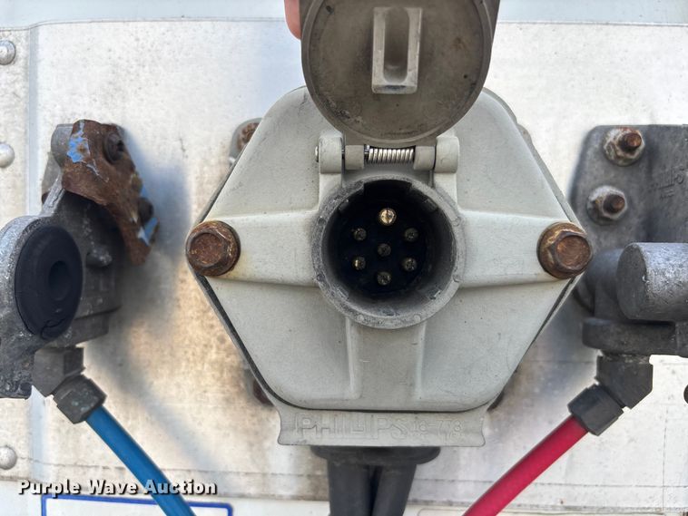 image for item YA2495 2016 Stoughton ZGPVW-535T-S-C-AR dry van trailer