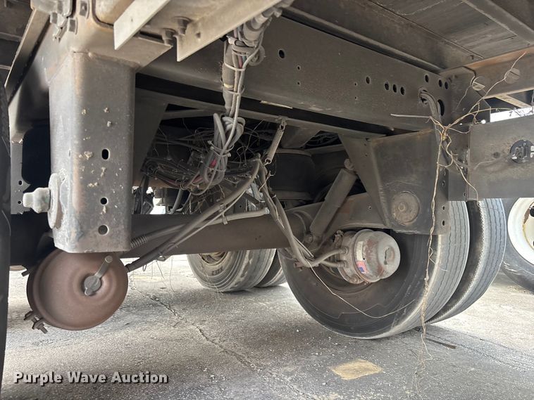 image for item YA2495 2016 Stoughton ZGPVW-535T-S-C-AR dry van trailer