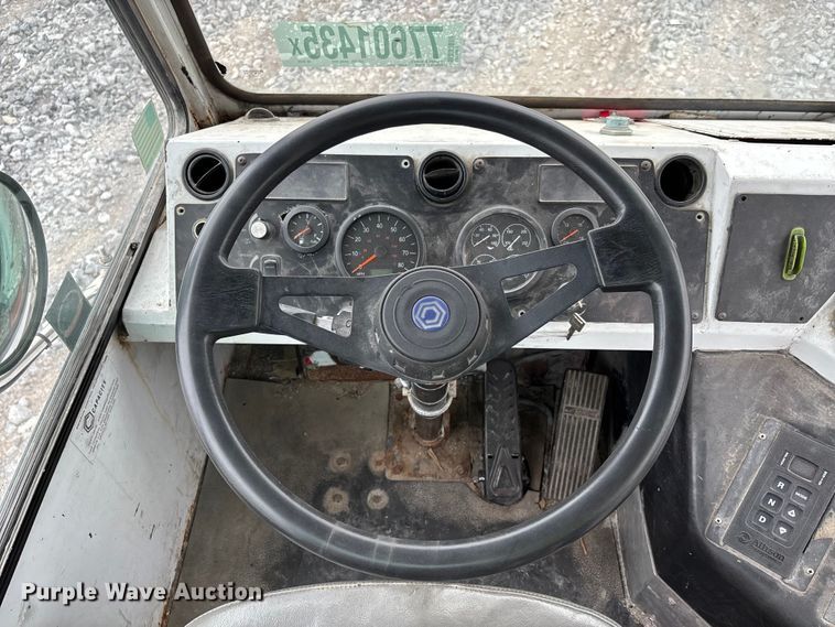 image for item YA2524 2016 Capacity yard truck