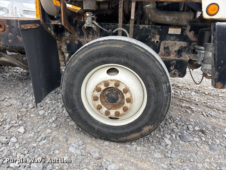 image for item YA2524 2016 Capacity yard truck