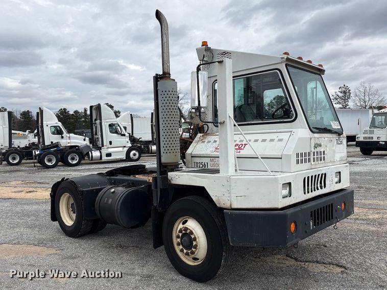 image for item YA2529 2002 Kalmar Ottawa 30 yard truck