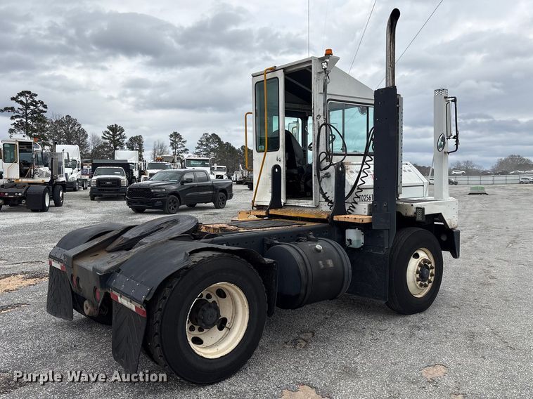 image for item YA2529 2002 Kalmar Ottawa 30 yard truck