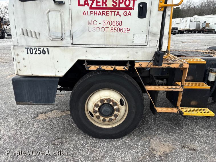 image for item YA2529 2002 Kalmar Ottawa 30 yard truck