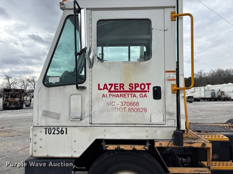 image for item YA2529 2002 Kalmar Ottawa 30 yard truck