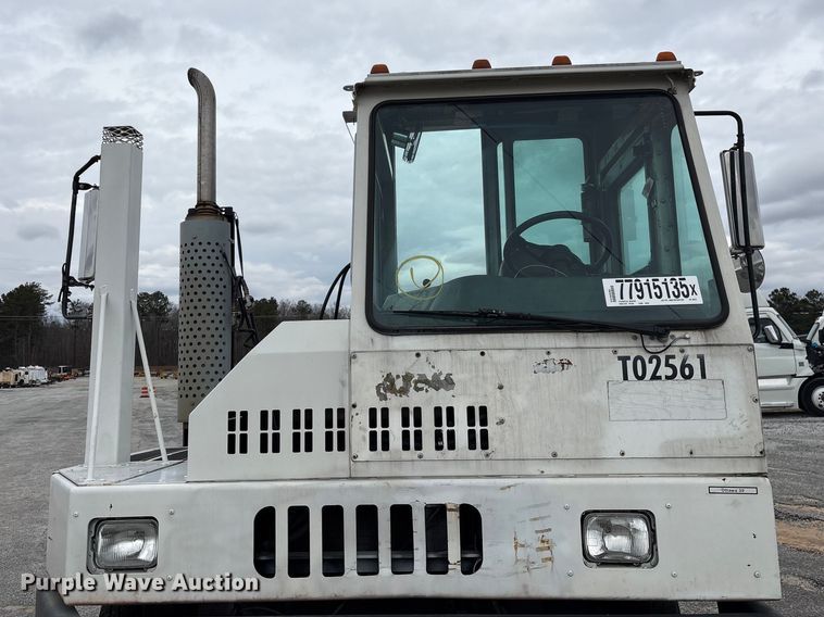 image for item YA2529 2002 Kalmar Ottawa 30 yard truck