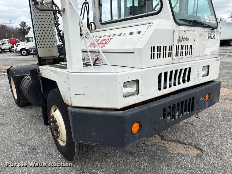 image for item YA2529 2002 Kalmar Ottawa 30 yard truck