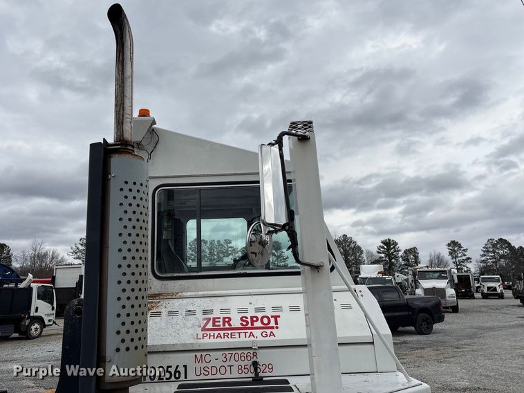 image for item YA2529 2002 Kalmar Ottawa 30 yard truck