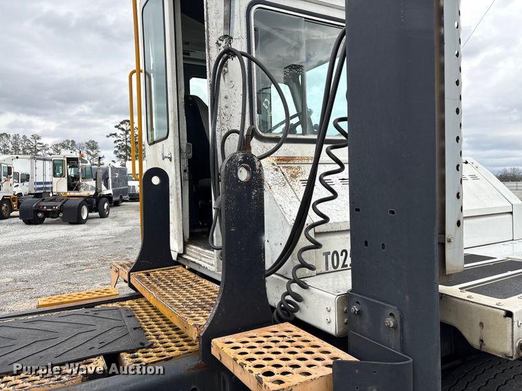 image for item YA2529 2002 Kalmar Ottawa 30 yard truck