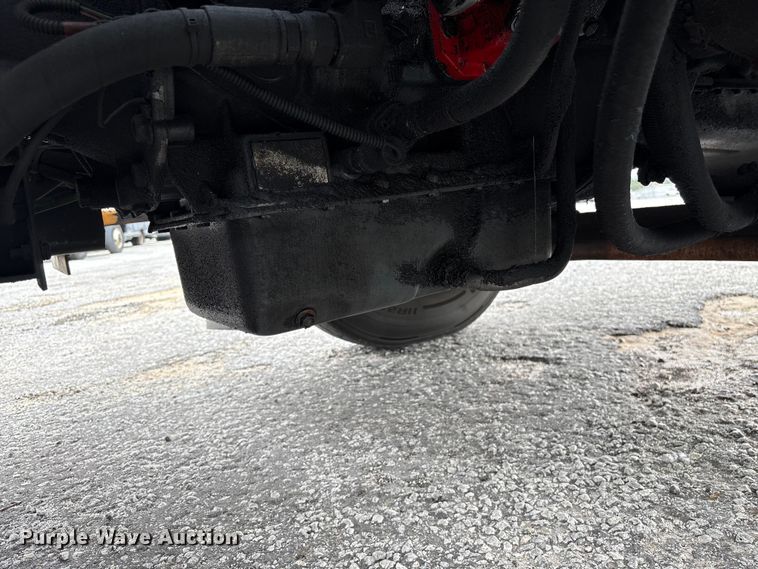 image for item YA2529 2002 Kalmar Ottawa 30 yard truck