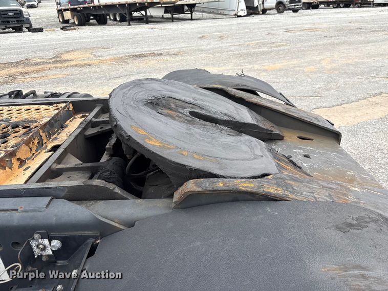 image for item YA2529 2002 Kalmar Ottawa 30 yard truck