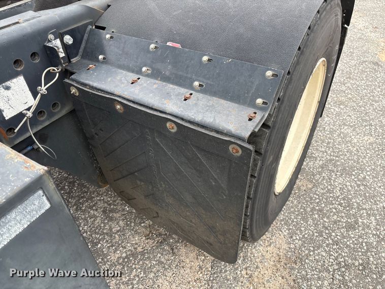 image for item YA2529 2002 Kalmar Ottawa 30 yard truck