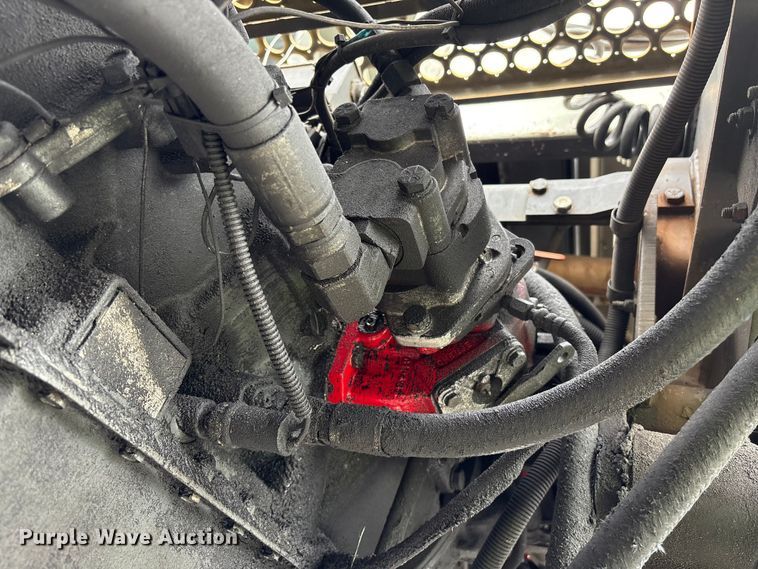 image for item YA2529 2002 Kalmar Ottawa 30 yard truck