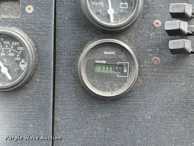 image for item YA2529 2002 Kalmar Ottawa 30 yard truck