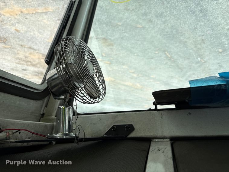 image for item YA2529 2002 Kalmar Ottawa 30 yard truck